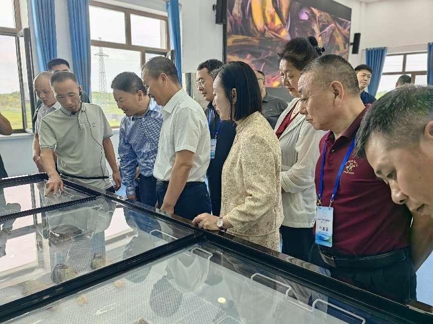 kaiyun：杜尔伯特大咖云集彰显连环湖渔业品牌影响力(图2)