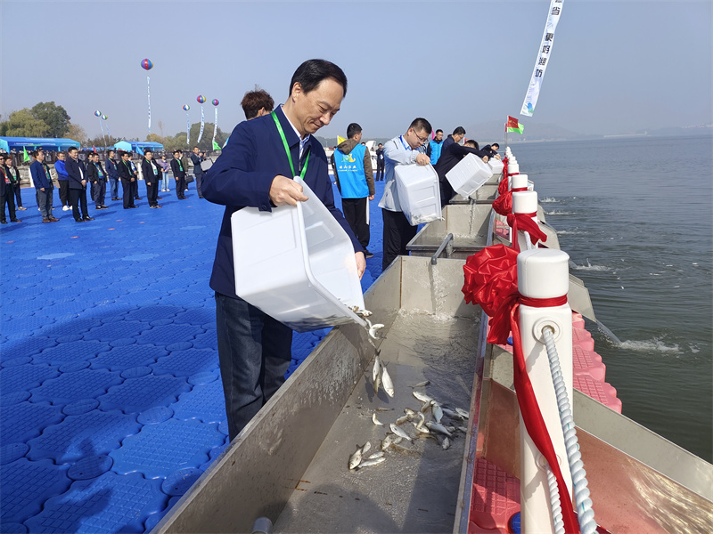 kaiyun入口：2024潍坊·峡山湖生态捕捞宣传周开幕(图2)